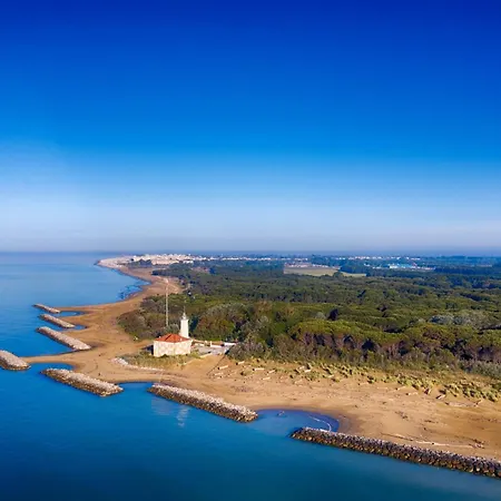 Flat With Terrace Apartmán